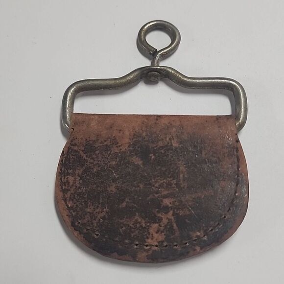 Antique Genuine Horse Shell Keychain Key Holder - Picture 3 of 4